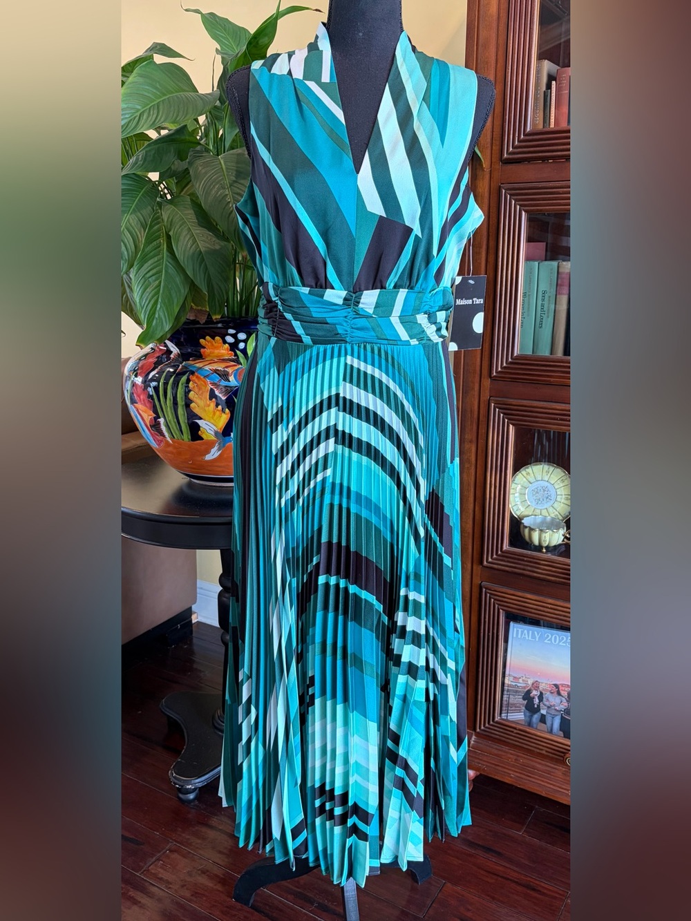 NWT! Maison Tara V-Neck Skirt Midi Dress.